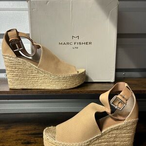 Marc Fisher Ltd Annie Perforated Tan Suede/Leather Espadrille Wedge Sandal Sz 11